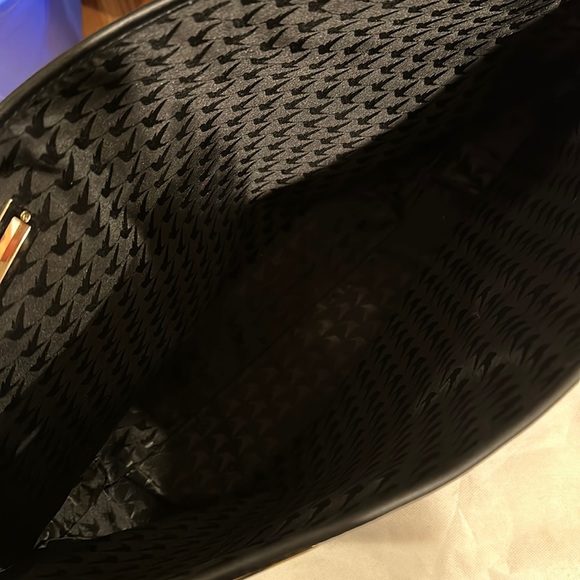 NWOT Lo & Sons Seville Saffiano Leather Shell Red/Black/Gold - 15 inches - Picture 3 of 3